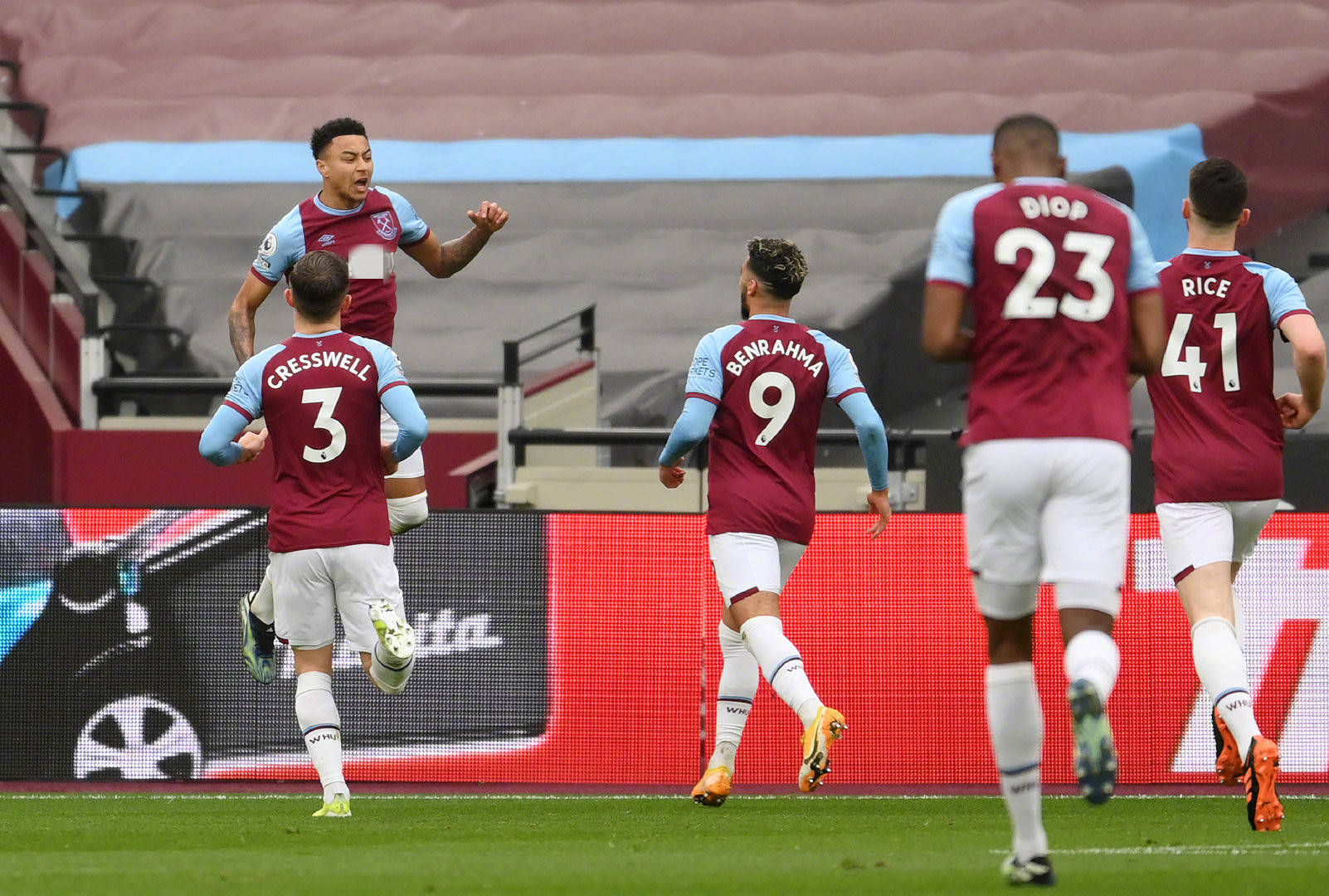 方面迈出了 方面迈出了